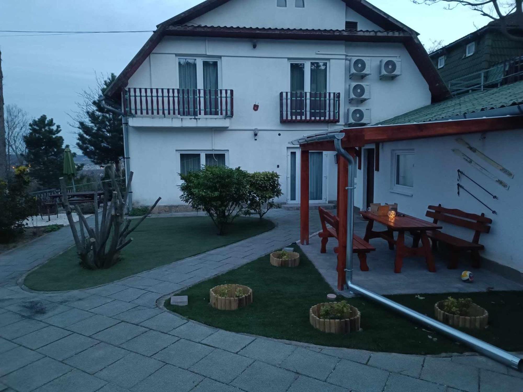 Attila'S Guest House Budaörs Exterior foto